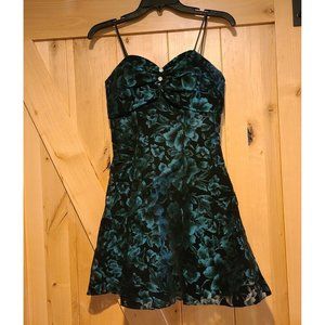 Michele Vincent Vtg 80’s Sz 7/8  Black Velvet Green Mini Dress Prom LBD Rhinestn